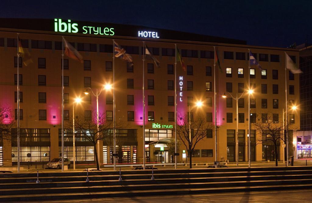 Ibis Styles Evry Courcouronnes Hotel And Events Exterior foto